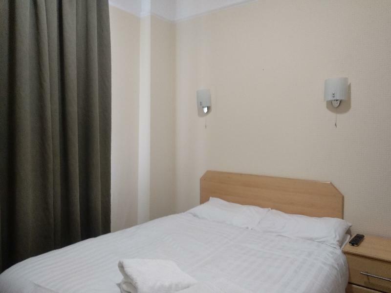 โอโย ลอนดอน 24 ซัสเซ็กซ์ Hotel ภายนอก รูปภาพ