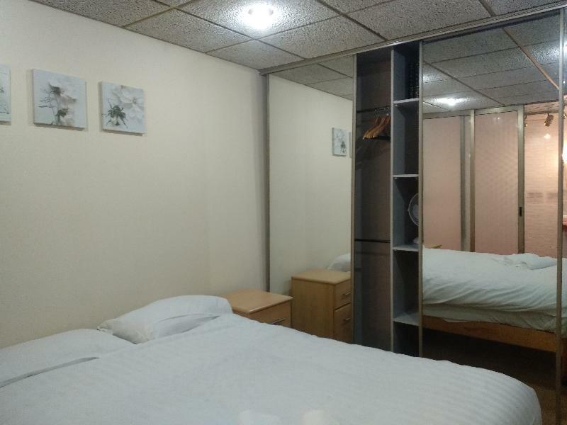 โอโย ลอนดอน 24 ซัสเซ็กซ์ Hotel ภายนอก รูปภาพ